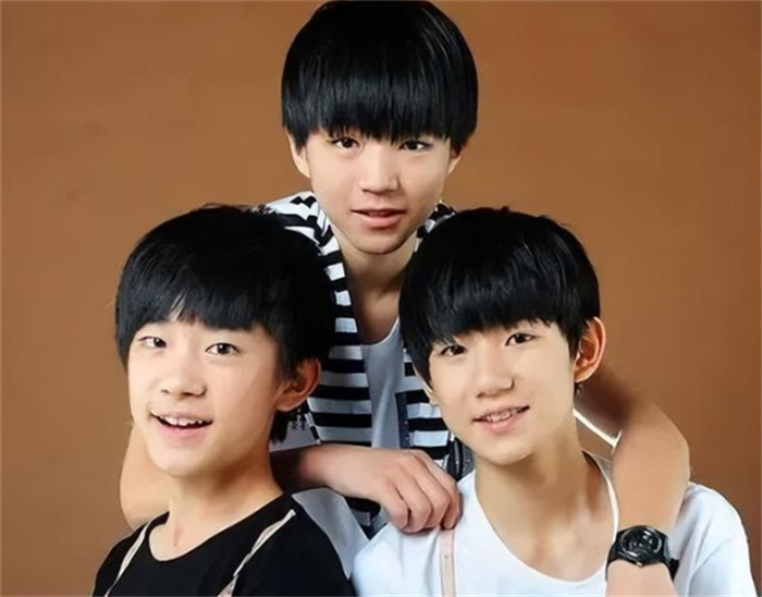 TFBOYSʮݳ  6004000Ʊ  Ů20һţƱ