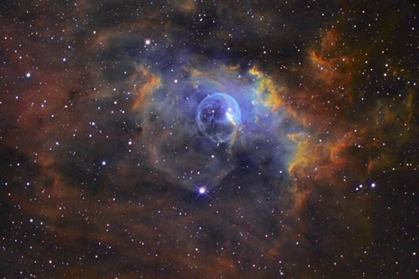 气泡星云：宇宙中漂浮的完美气泡（直径十光年）(图4)