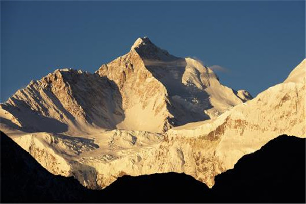 世界第十高峰是什么 安娜普尔纳峰(高度8091米)