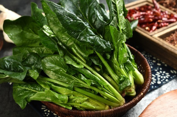 高血压最怕的6样蔬菜:菠菜降血压效果好(芹菜钙钾元素丰富)