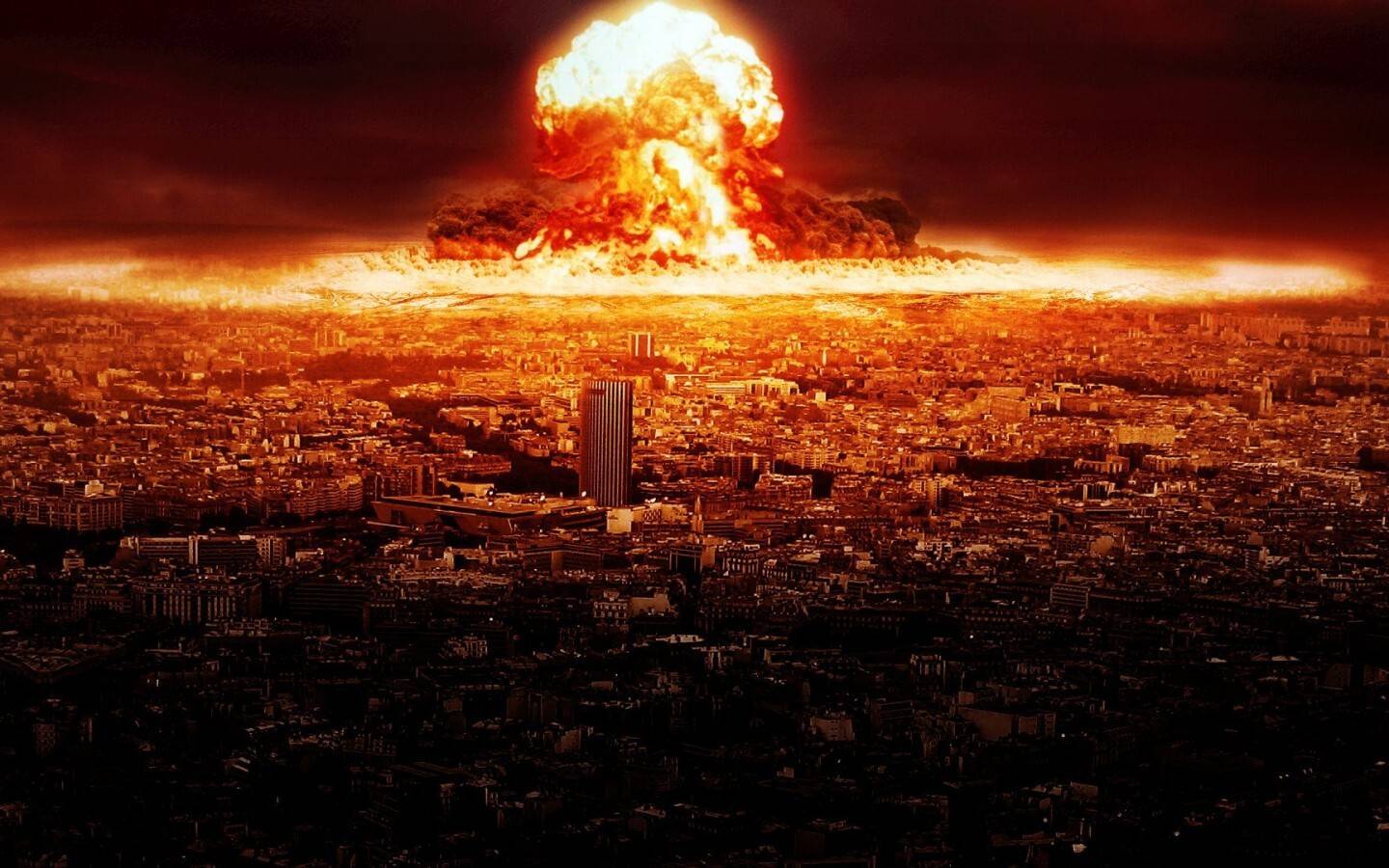 首先导弹爆炸确实会产生蘑菇云,尤其是原子弹,原子弹爆炸时温度特别高