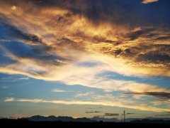 重庆天空突现三日同天，老人说是一种怪象（太空奇景）