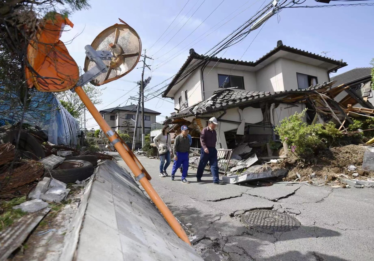 福岛地震发生之后,官方很快采取措施来控制灾情,地震造成当地的居民