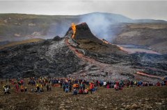 冰岛火山持续爆发，熔岩流出，毒气体向周边扩散，会散其他国家？