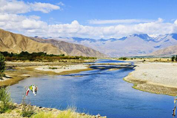 雅鲁藏布江的源头在哪里 它是我国最长的高原河流(图2)